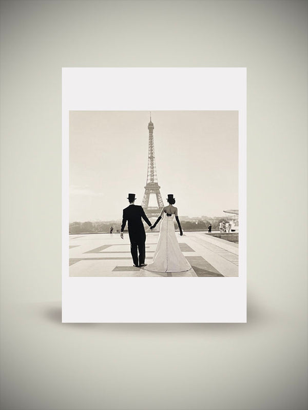 Postcard 'Eiffel Tower Couple' - Rodney Smith